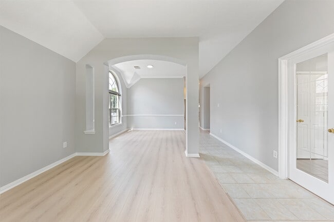 Building Photo - 2618 Parkbriar Ln