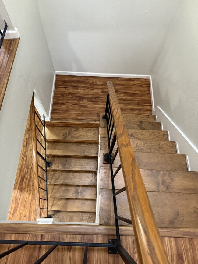 Building Photo - Charming 2-Bedroom, 2.5-Bath Home Just a Short Walk to Downtown Pleasanton