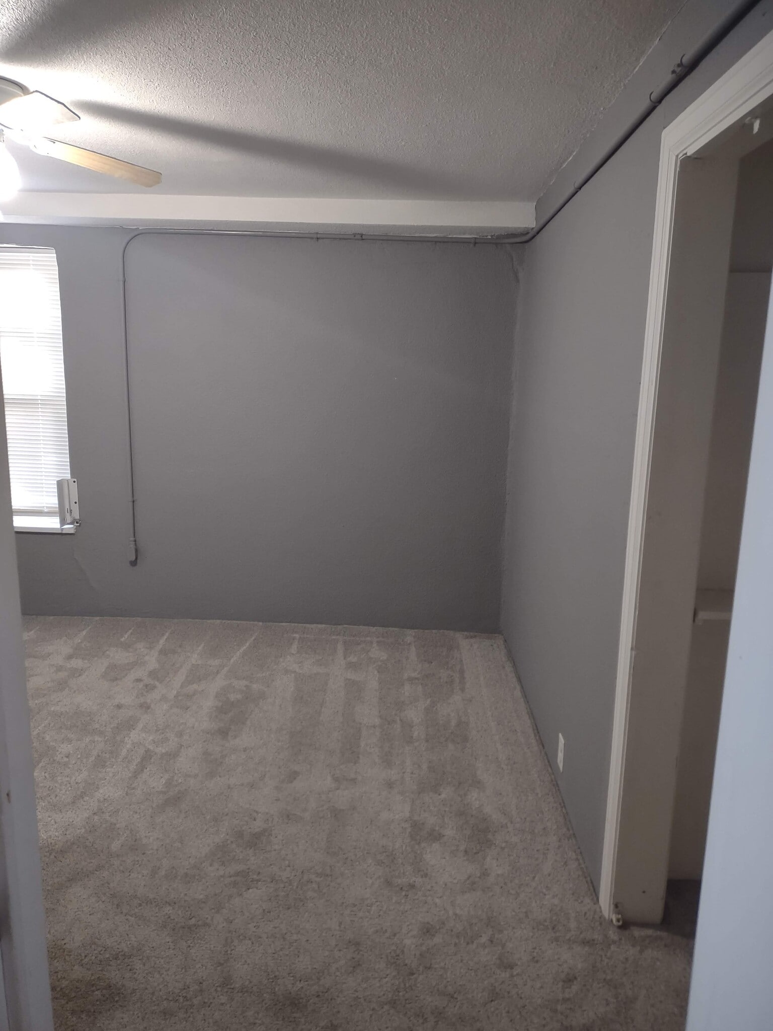 Building Photo - 700 W 17th St