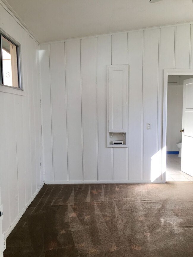 Building Photo - Silver Strand Beach - One bedroom, one bat...