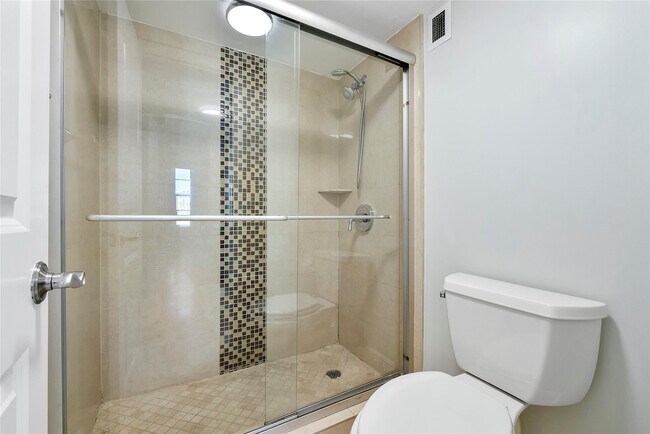 Building Photo - 1000 S Ocean Blvd