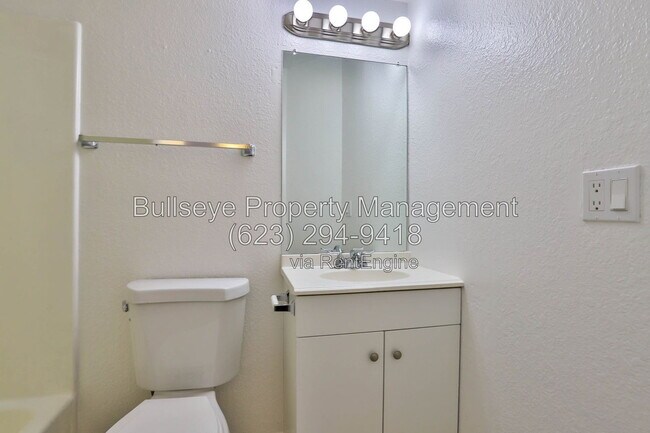 Building Photo - 1540 W Mercer Ln