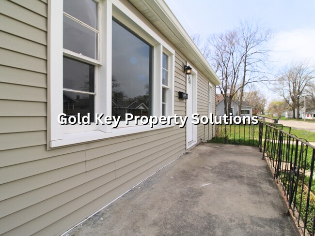 Building Photo - Remodeled 2 BR 1BA House with Garage (NO SECTION 8)