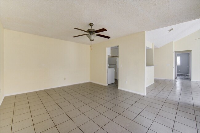 Building Photo - 2927 Great Lakes Ave