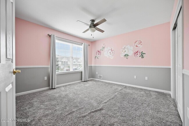 Building Photo - 18 Smock Ct