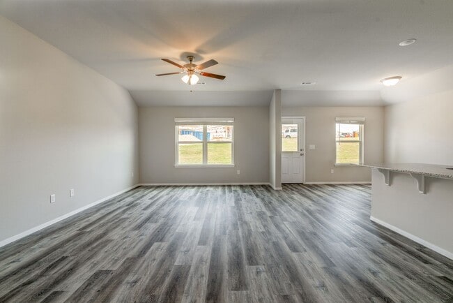 Building Photo - 529 Woodcreek Lp