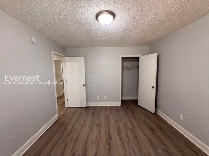 Building Photo - 426 Park Ridge Cir