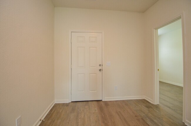 Building Photo - 27314 Clear Breeze Dr