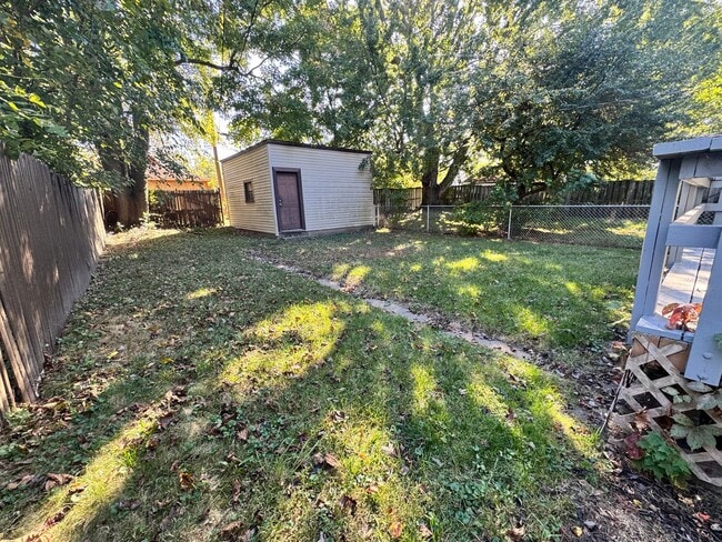 Building Photo - 3 Bedroom House