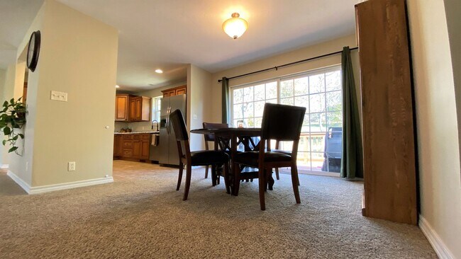 Building Photo - Gorgeous 3 Bedroom, 2 Bathroom Split Level...