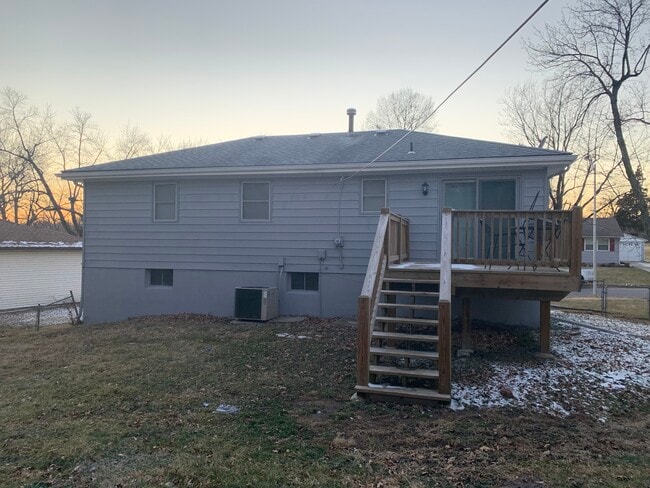 Building Photo - 9715 Donnelly Ave