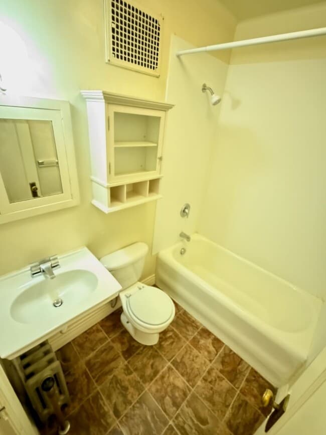 Building Photo - 1413 Helena Ave