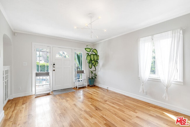 Building Photo - 1725 Morton Ave