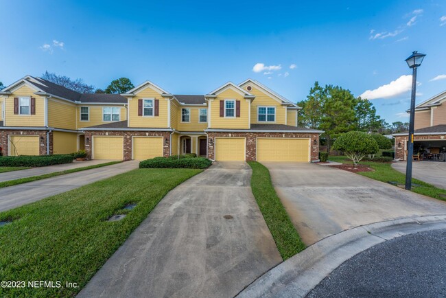 Building Photo - 6867 Roundleaf Dr