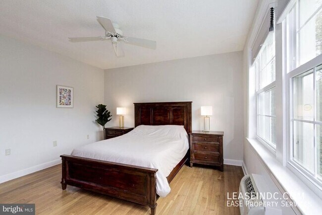 Building Photo - 3051 Idaho Ave NW