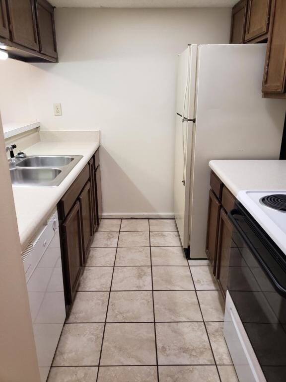 Building Photo - 1736 B Wesley Way
