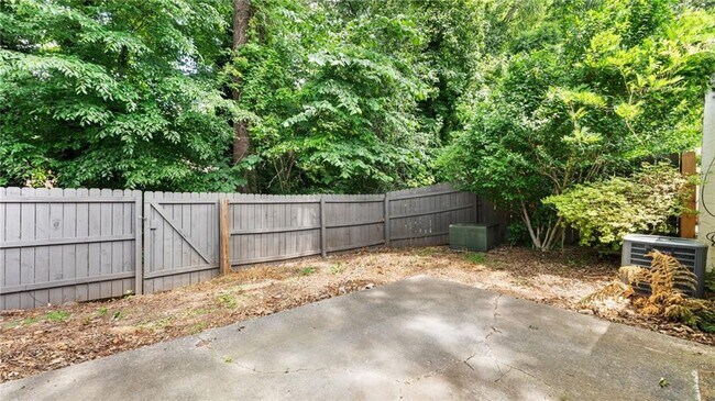 Building Photo - 216 Goshen Ln