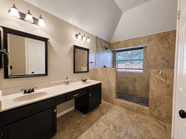 Building Photo - 6303 Carissa Ct