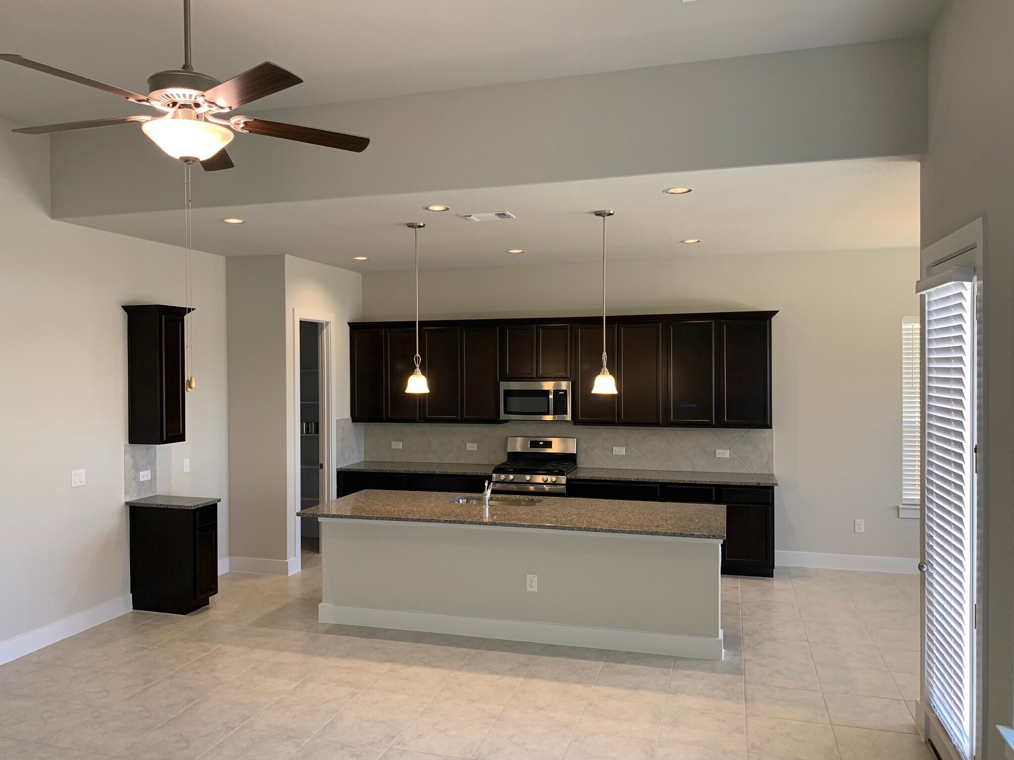 Building Photo - 10717 Charger Wy