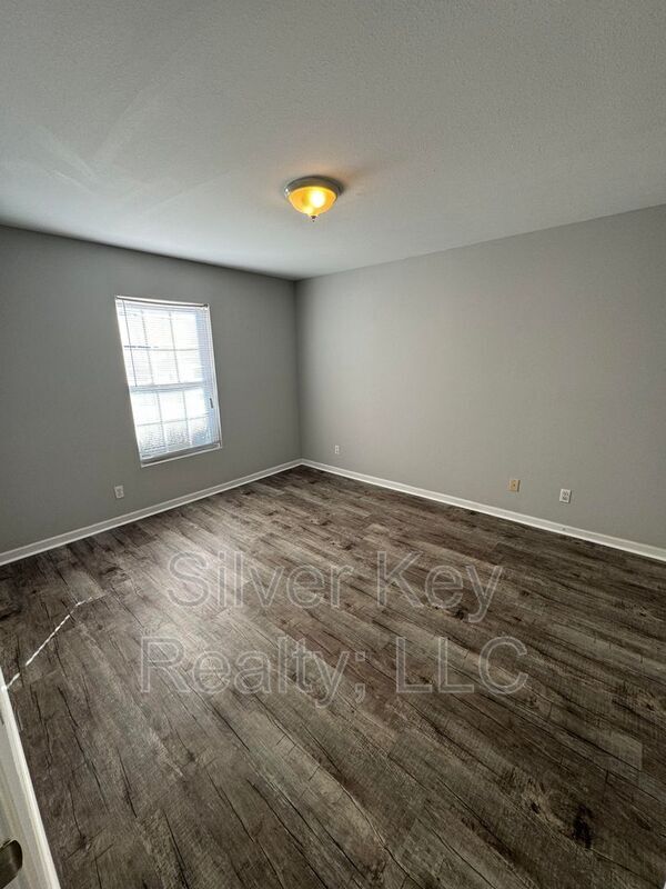 Building Photo - 236 Willow Creek Drive