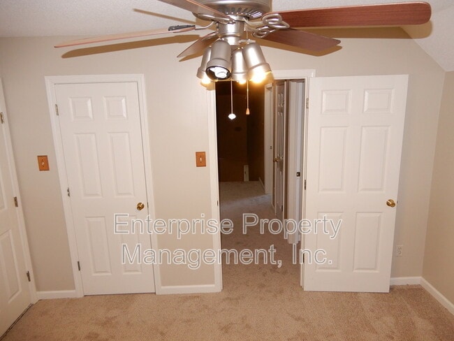 Building Photo - 4525 Hickory Creek Dr