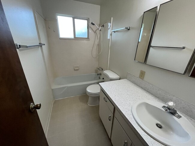 Building Photo - Lovely duplex for rent in Orem