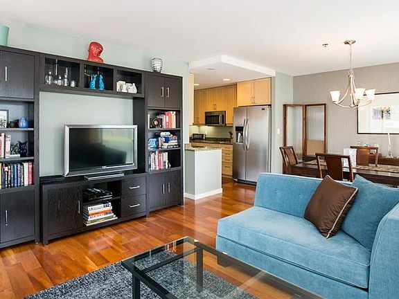 Building Photo - "Chic 1-Bedroom Urban Retreat with Granite...