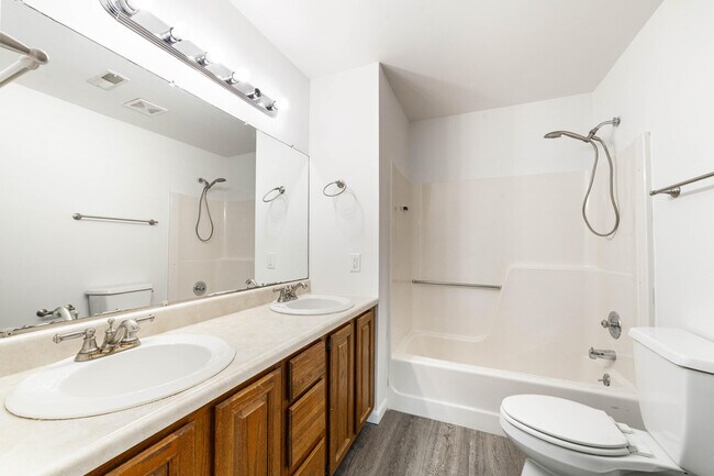 Building Photo - 201 Briarcrest Ct