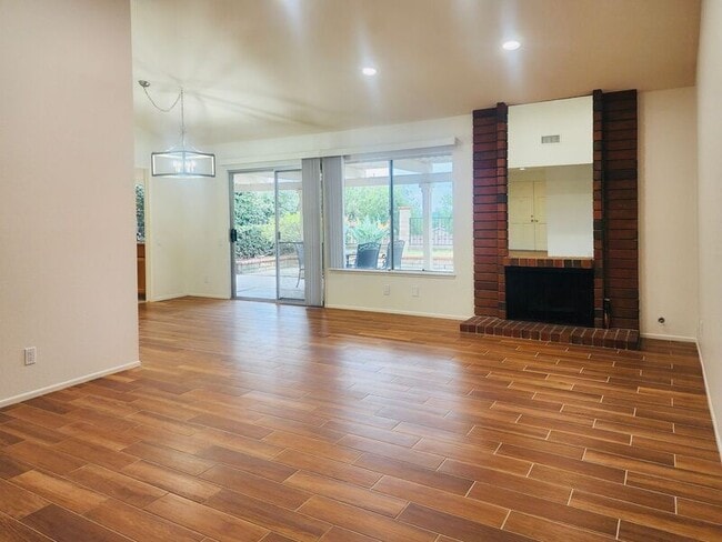 Building Photo - 23581 Via Calzada