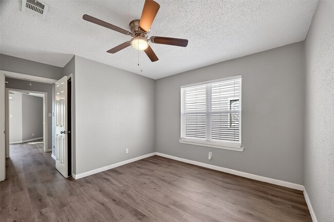 Building Photo - 1710 Good Day Dr