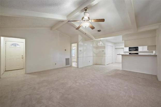 Building Photo - 1716 Huge Oaks St