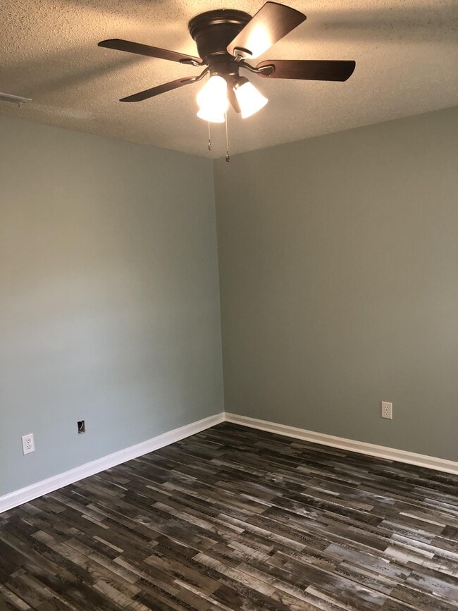 Building Photo - 663 Windward Dr