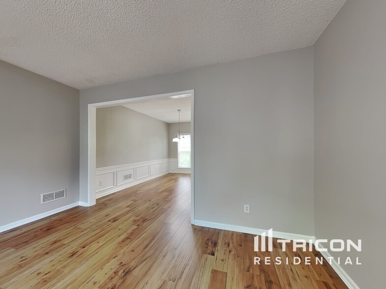 Building Photo - 2335 Black Rock Dr
