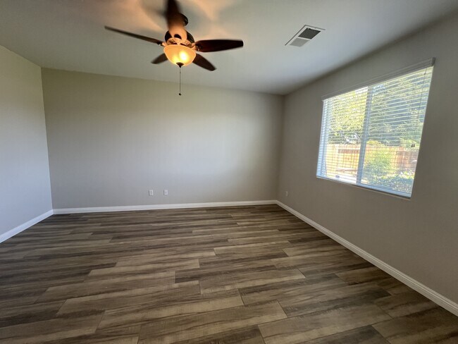 Building Photo - 5418 Sweet Sunblaze Ave