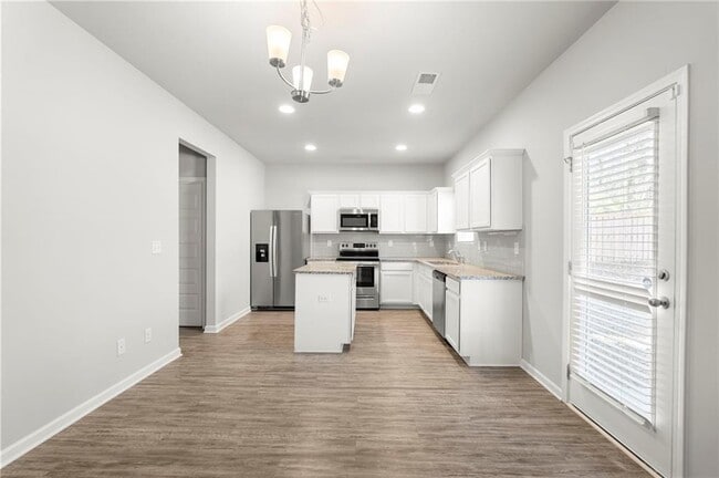 Building Photo - 3138 Cedar Crest Way