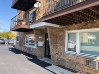 Building Photo - Bright 1bedroom/1bath Apartment Close to T...