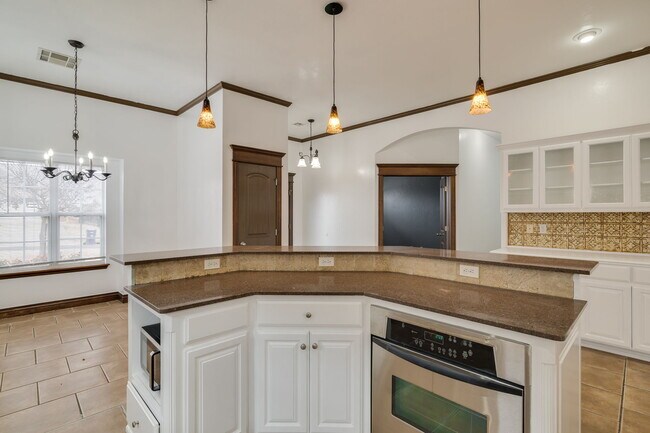 Building Photo - 4304 NW 164th Terrace