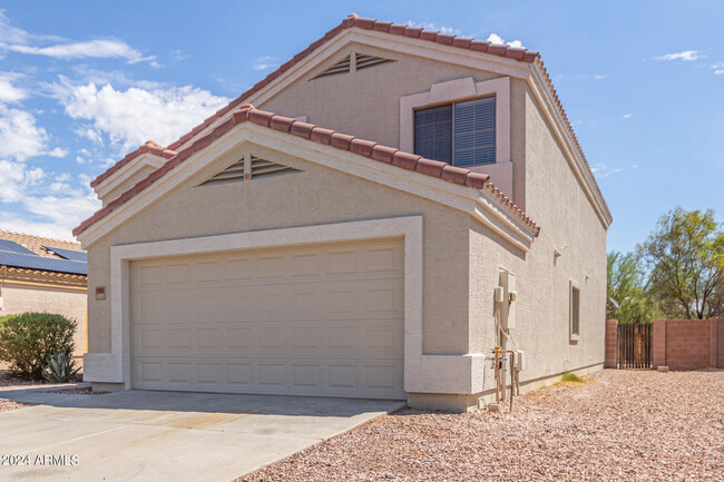Building Photo - 1009 S 239th Dr