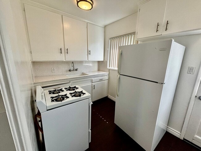 Building Photo - 1 Bed/1 Bath Pacific Beach