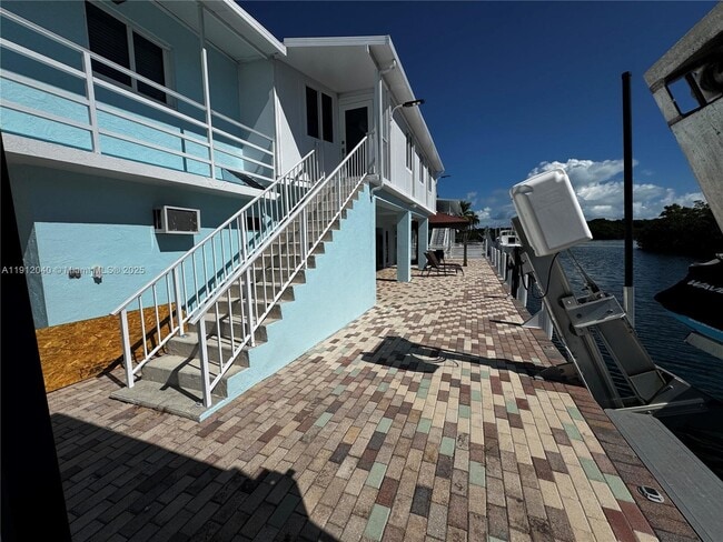 Building Photo - 228 Orchid St