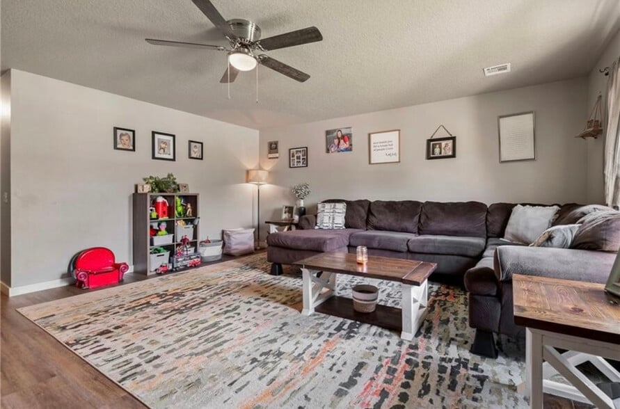 Living Room - 707 E Eastview Dr