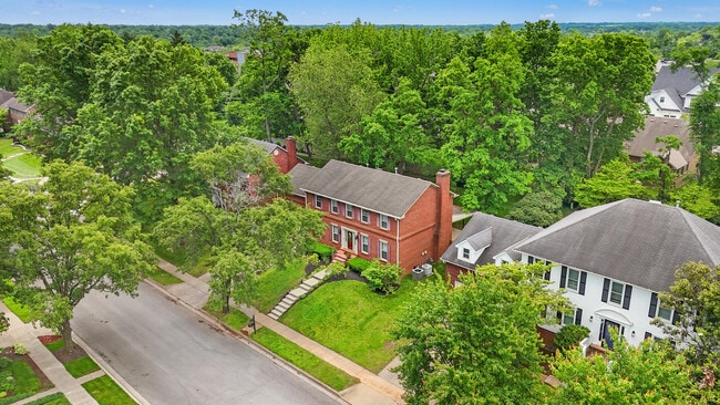 Building Photo - 2152 Sallee Dr