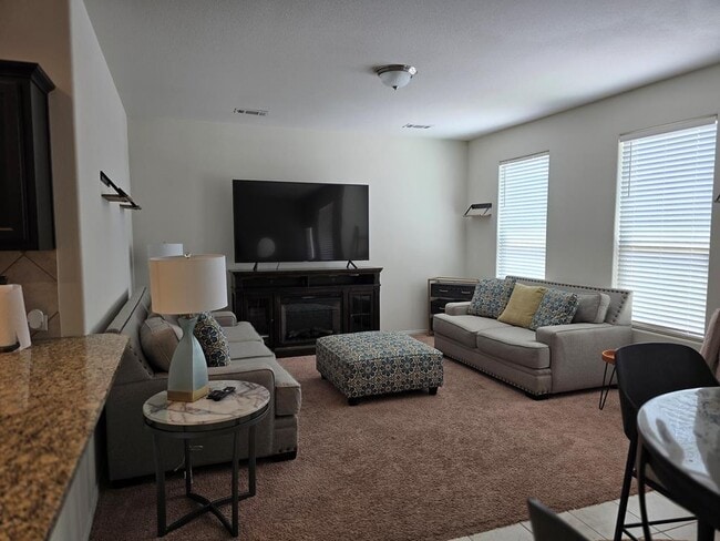 Building Photo - 6911 Longfellow Ranch Rd