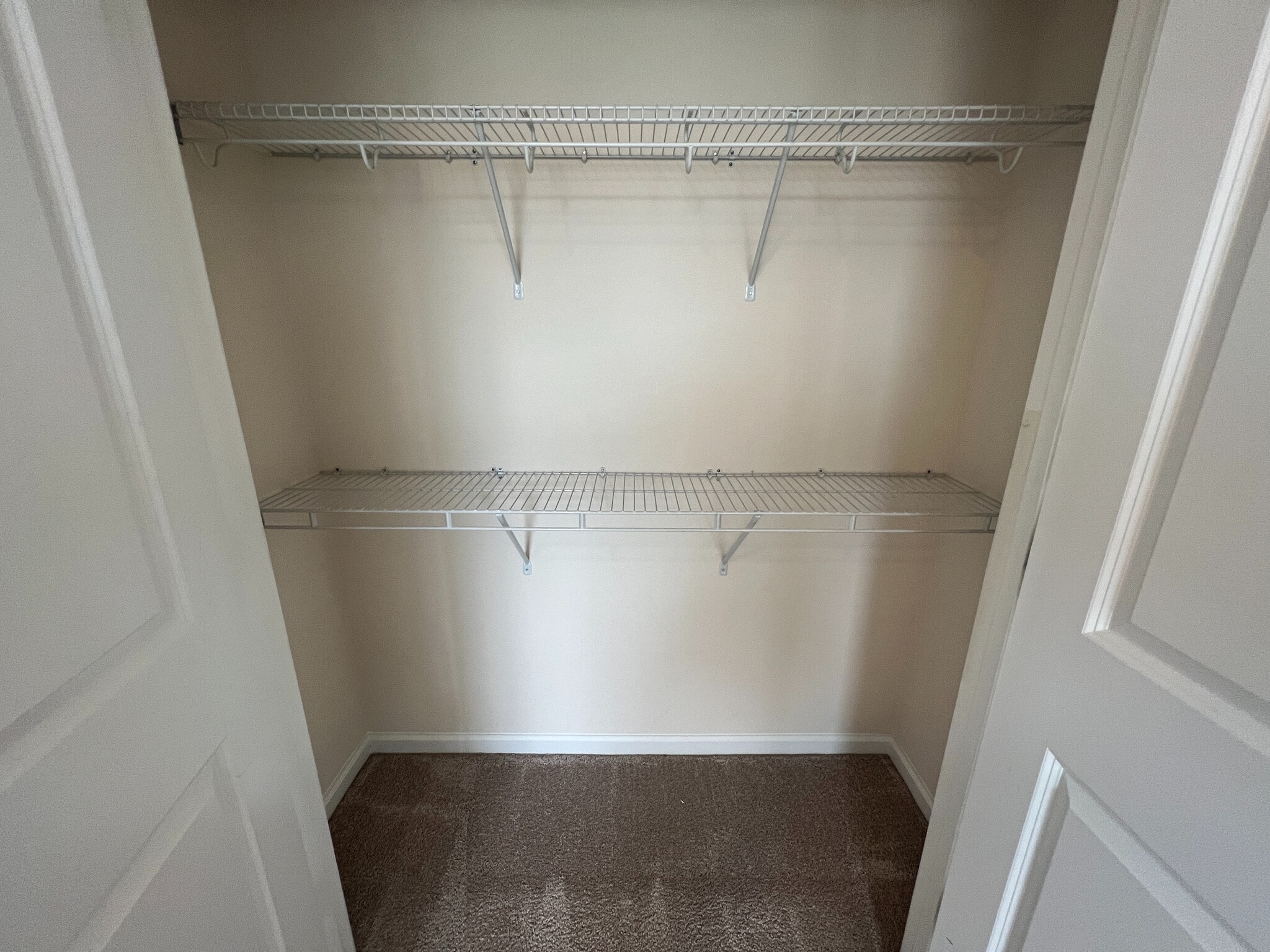 Building Photo - Room in Townhome on Chattering Lory Ln