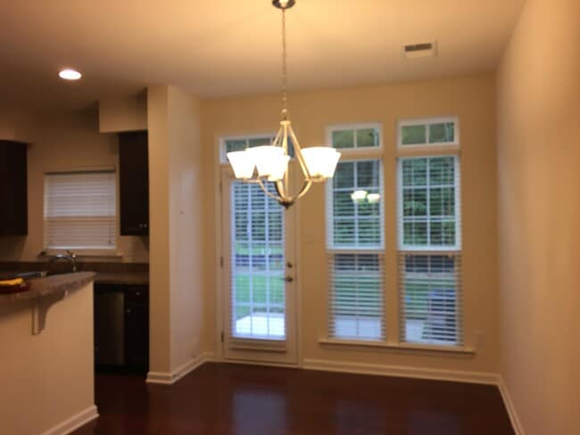 Building Photo - 8952 Ringview Dr