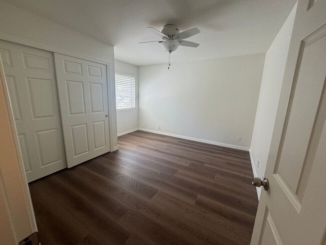 Building Photo - 2 Bedroom, 1 bath condo with washer/dryer, garage, parking, pool