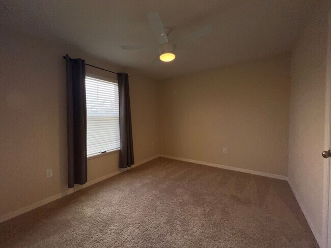 Building Photo - BEAUTIFUL Grange Champion at LPGA Townhome...
