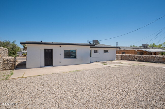 Building Photo - 204 Balboa Rd