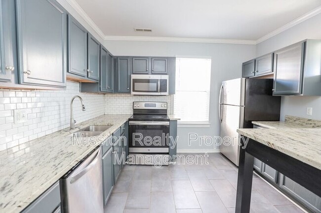 Building Photo - 1402 Bainbridge St