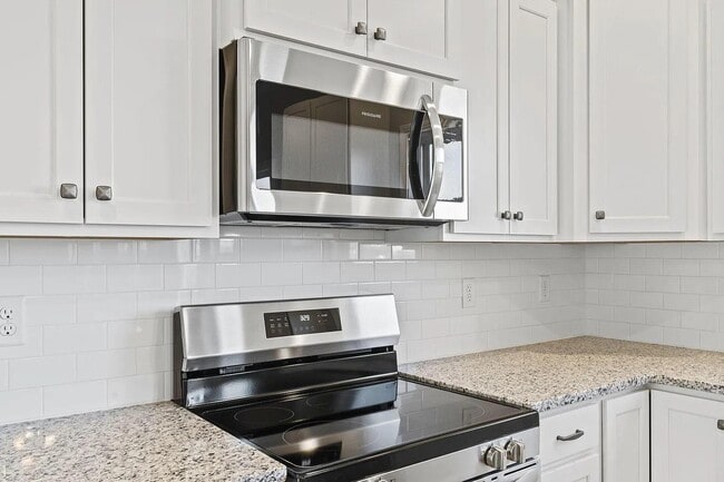 Building Photo - 933 Camden Ct